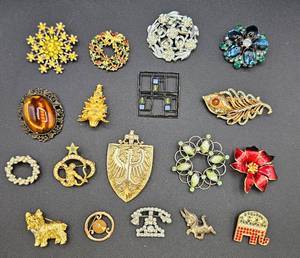 lot 104 image: Large Collection of Colorful Vintage Brooches