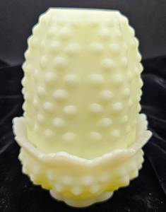 lot 189 image: Vintage Fenton Custard Uranium Glass Hobnail Fairy Lamp