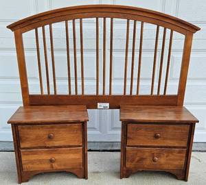 lot 210 image: Stanley Queen Headboard and 2 Thunderbird Furniture Night Stands