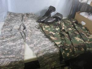 (EW3) Military Boots Size 10R 2 Cammo Pants Camo Top