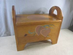 (EW6) Wood Bench with Hinged Lid  Interior Storage - 18 14 x 11 x 16 34 H