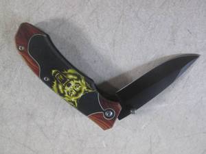 (CNTR) Wolf Design Spring Assist Folding Knife with Belt Clip - 7 Open  4 Closed - New In Box