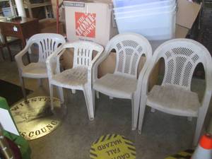 (BR1) 4 Outdoor Chairs...