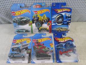 (BSB) Assorted Hot Wheels In Packaging