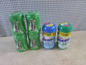 (B-3) Trident and Mentos Gum