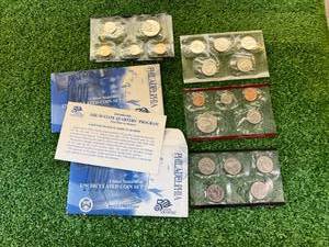 2 1999 US Mint Uncirculated Coin Sets