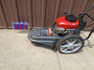 Craftsman wheeled weed trimmer. Good condition. Good shape. Tested & works. As shown.