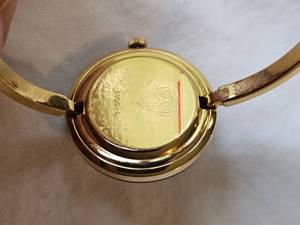 lot 5 image: Gucci Change Bezel Womens 12 Colors Wristwatch