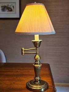 lot 110 image: Alsy Polished Brass Swing Arm Desk Lamp A