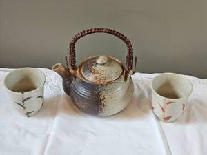 lot 153 image: Dcor Earthenware Tea Set