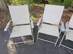 lot 191 image: Patio Folding Chairs Bundle of Four
