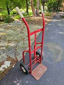 lot 201 image: Utility Handcart