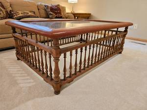 lot 19 image: Victorian Spindle Crib Cocktail Table