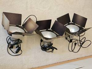 lot 213 image: Industrial Shielded Spotlights