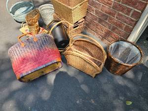 lot 214 image: Huge Dcor Basket Bundle