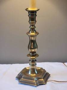 lot 118 image: Classic Brass Candlestick Table Lamp