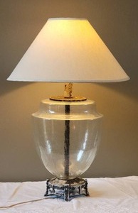 lot 116 image: Stylish Rustic Clear Blown Glass Vase Table Lamp
