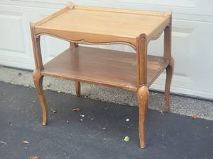 lot 222 image: Vintage Carved Accent Side Table - Upcyclers Delight