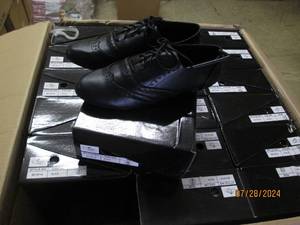 lot 205 image: case of 18 pairs of new shoes sizes 6-7-8-9-10