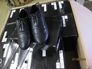 lot 207 image: case of 18 pairs of new shoes sizes 6-7-8-9-10