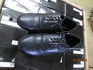 lot 209 image: case of 18 pairs of new shoes sizes 6-7-8-9-10