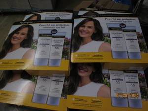 lot 260 image: 6 pacakges of 2 neutrogena ultra sheer dry tuch spf 55 sunscreen