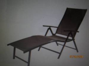 lot 5 image: Folding Adjustable Chaise Lounge Chair