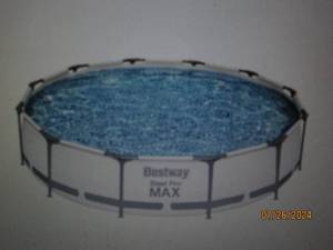 lot 18 image: Bestway Steel Pro MAX 12 x 30 Round Metal-Frame Pool Set
