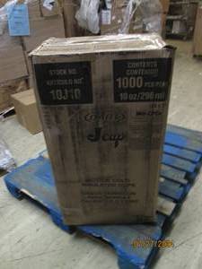 lot 24 image: case of dart hot or cold insulated cups