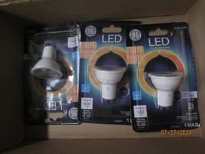 lot 33 image: 3 LED indoor floodlight bulbs