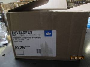 lot 36 image: case of 500 mailing envelopes 6.5x9.5