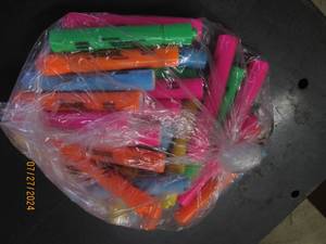lot 62 image: bag of sharpie highlighters...