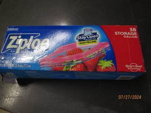 lot 79 image: package of ziploc gallon storage bags