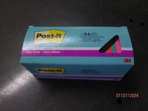 lot 80 image: package of post its...