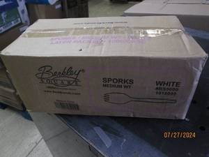 lot 88 image: case of berkley medium sporks white