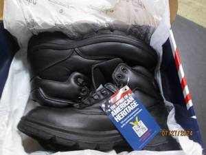 lot 120 image: thorogood size 9 m soft streets ultimate cross trainer