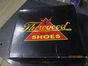 lot 121 image: thorogood size 9 m soft streets ultimate cross trainer