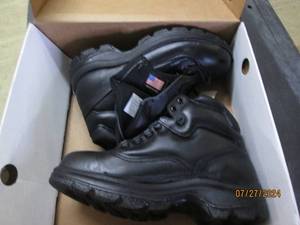 lot 127 image: thorogood softstreets ultimate trainer size 9.5 w