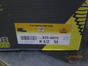 lot 132 image: thorogood poromeric academy oxford shoe size 8.5 M