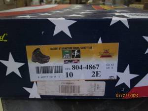 lot 136 image: thorogood 6 inch signature series saftey toe size 10 2E