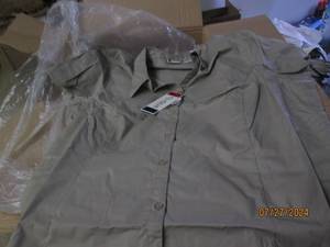 lot 142 image: case of 7 new clique xxxltttg button up short sleeve work shirts