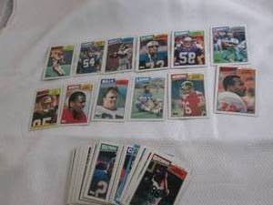 lot 6 image: 1987 Topps Football  Cards...