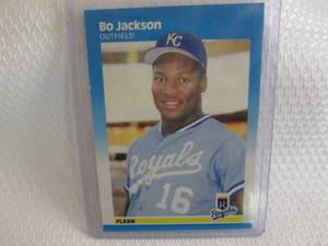 lot 18 image: 1987 Fleer Bo Jackson Rookie Card...
