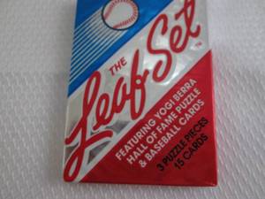 lot 34 image: 1990 Leaf Baseball Wax Pack...