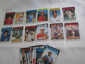 lot 122 image: Assorted 1986 Topps Baseball Cards...
