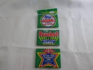 lot 140 image: 1990 Tops Baseball Rack Pack...