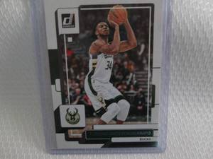 lot 173 image: 2022-23 Donruss Giannis Antetokounm...