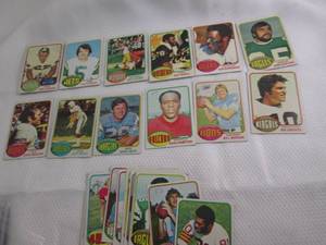 lot 186 image: Assorted 1976 Topps Football Cards...