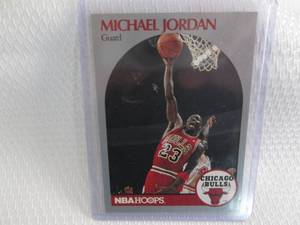 lot 189 image: 1990-91 NBA Hoops Michael Jordan Ca...