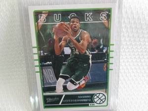 lot 222 image: 2020-21 Classics Giannis Antetokoun...